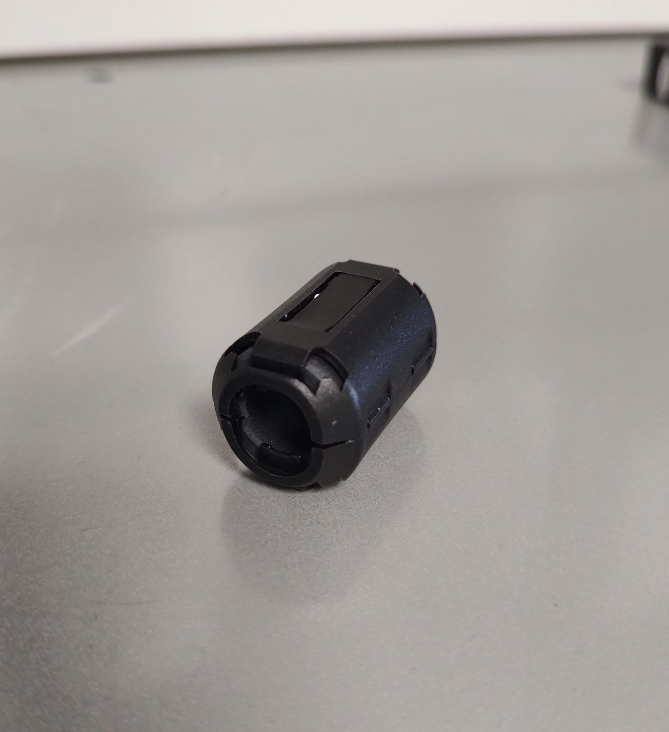 SNAP ON FERRITE CHOKE 13MM ID