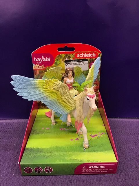 Schleich 70566 Fairy Surah with Glitter Pegasus