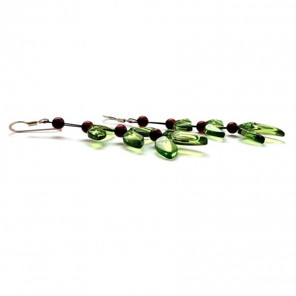 Ohrhänger Ast grüner Bernstein, Hand-Arbeit