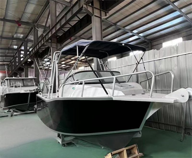 Aluboot Aluminium Kajütboot mit Schlupfkabine, 5,80m Länge