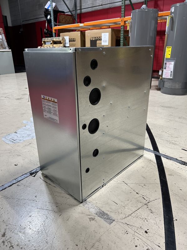 Trane AS 80K BTU 2 Stage Variable Speed HE UPFLOW/HORIZONTAL Furnace model# S9V2B080U4VS Corner Dent