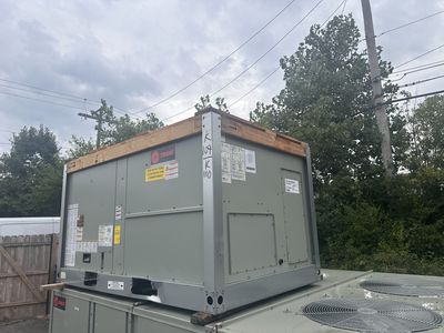 New Trane 4 Ton Single Packaged unit Natrual Gas Heat R410A AC 208/460/60HZ/3PH Model# GBC048A4EMB0000