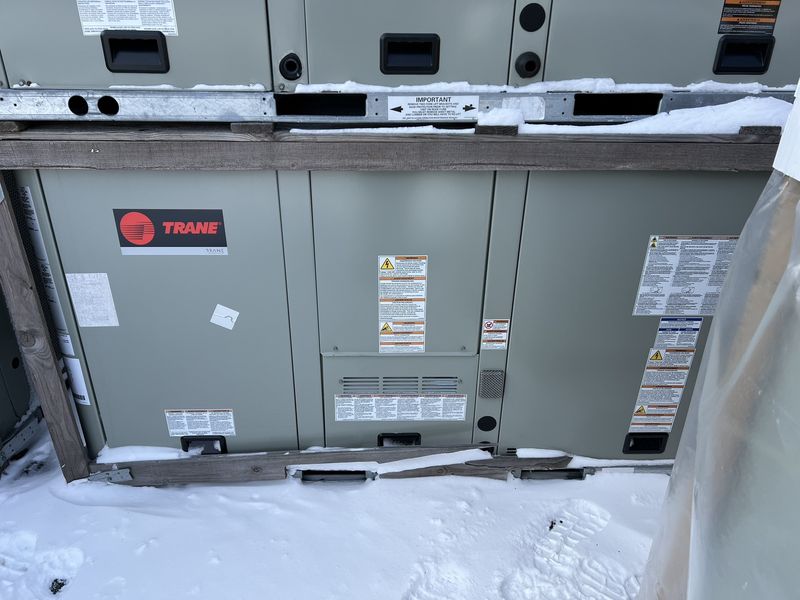 Trane 4 Ton Packaged Unit 460V/60/3-Phase R410A Model# YHC048F4RHA005D Trane 4 Ton Packaged Unit 460V/60/3-Phase R410A Model# YHC048F4RHA005D