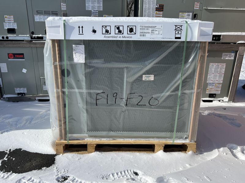 Trane 12.5 Ton Packaged Unit 460V/60/3-Phase R410A Model# TTA15044DAAE02P Trane 12.5 Ton Packaged Unit 460V/60/3-Phase R410A Model# TTA15044DAAE02P