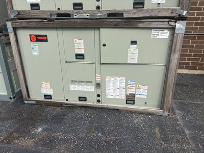 Trane 7.5 Ton Model # YSJ090A4S0H0003 208/460/3 RTU
