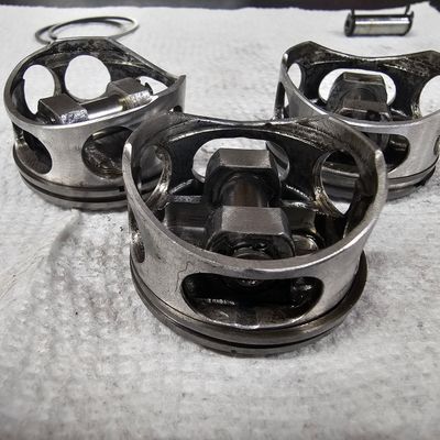 Used 250 Old Style Pistons w/pins