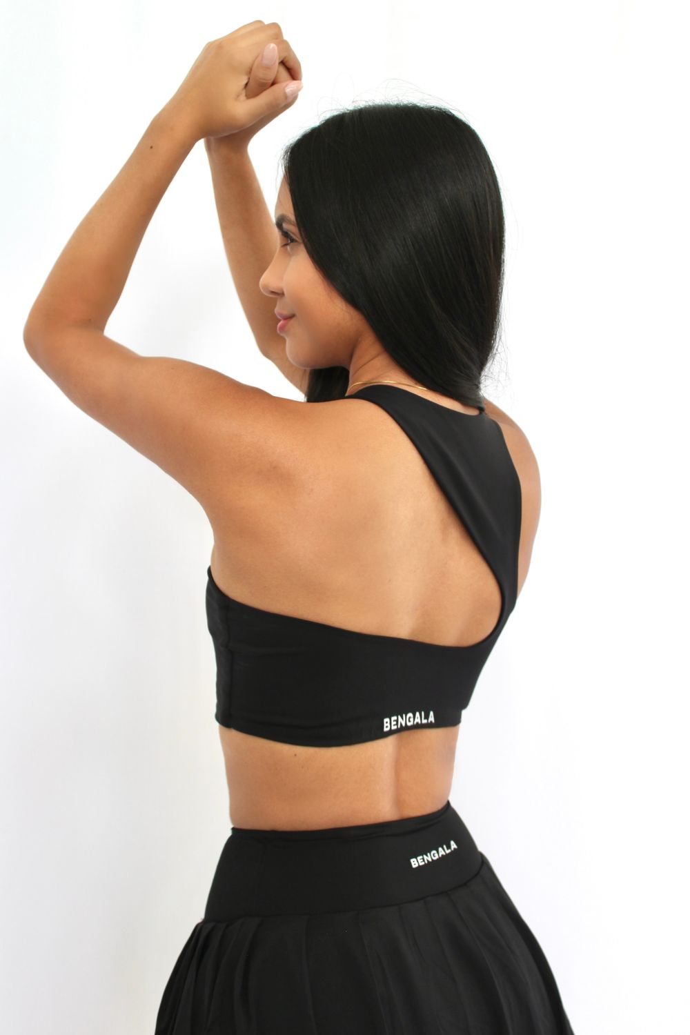 REFINE - Essential Asymmetric Top - Black - Medium
