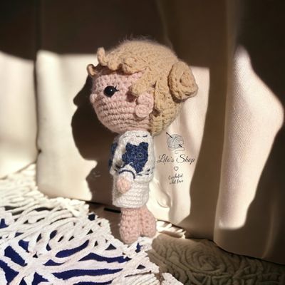 Taylor swift doll