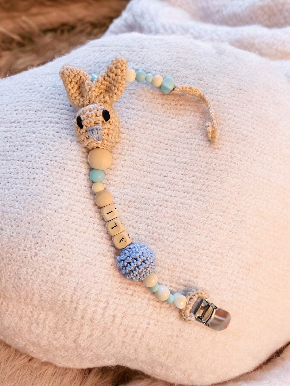 Baby pacifier clip