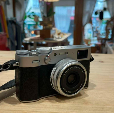 ​Fujifilm X100v