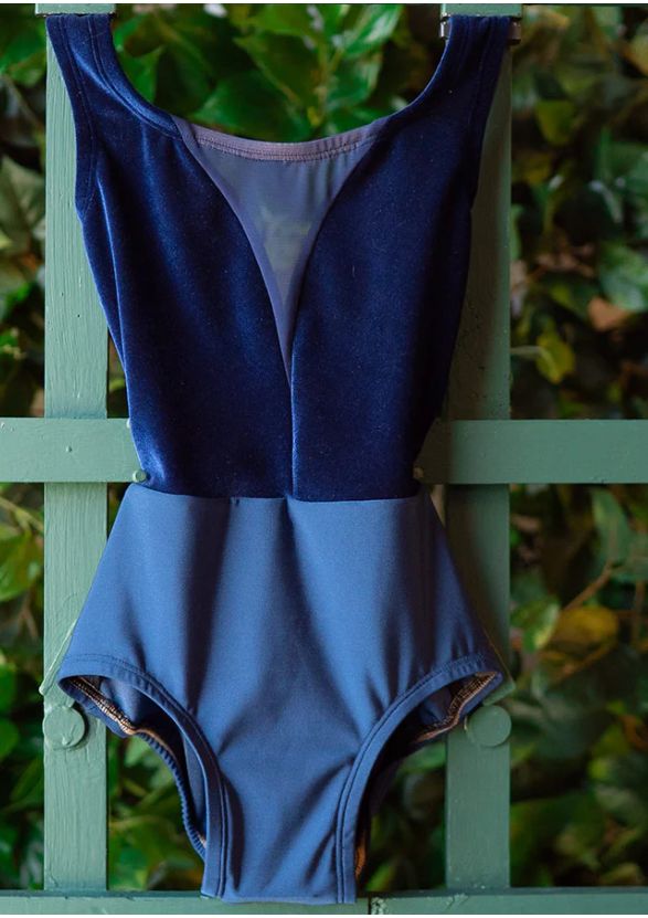 DART IN NAVY &amp; NAVY VELVET