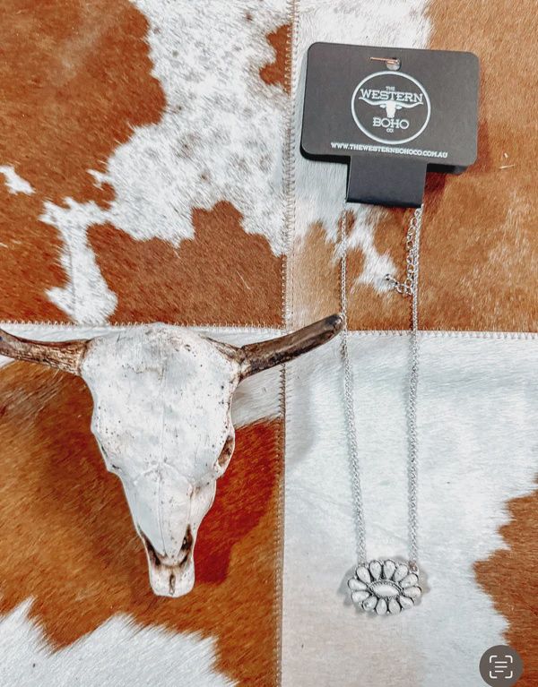 Cream Concho Pendant Necklace