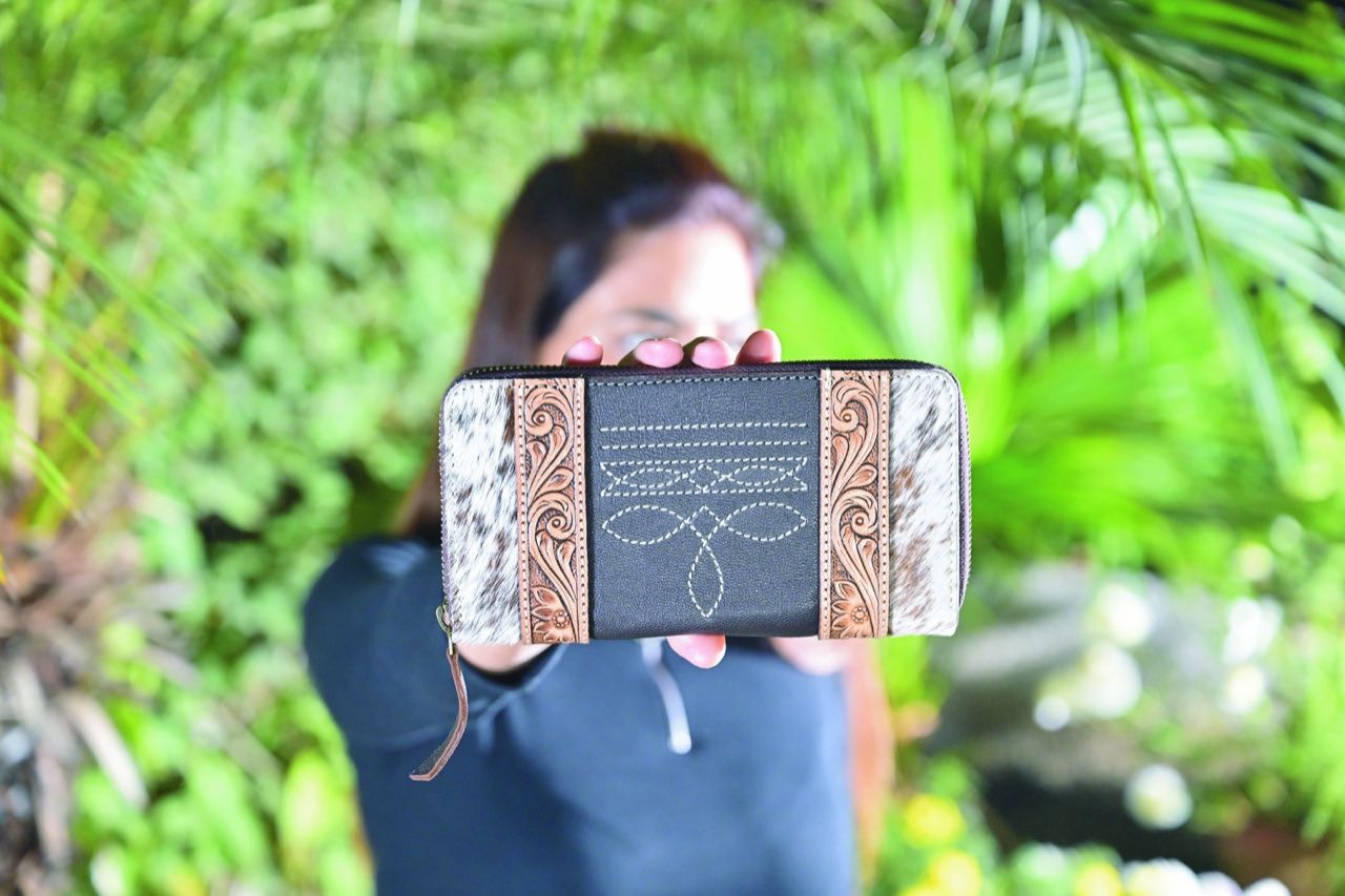 Cowhide &amp; Tooling Leather Boot Stitch Zippered Wallet – Moore