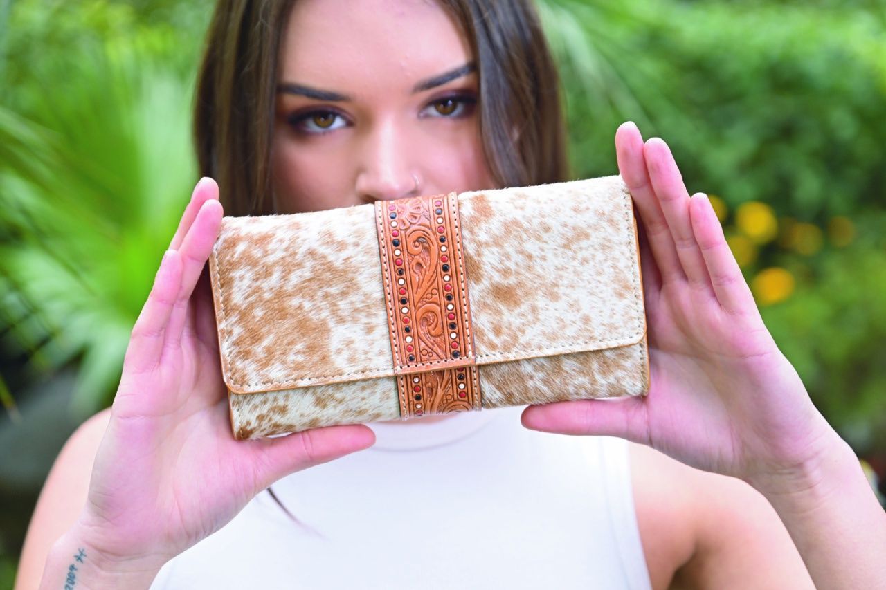 Hand Painted Tooling Leather Trifold Wallet – Gordon