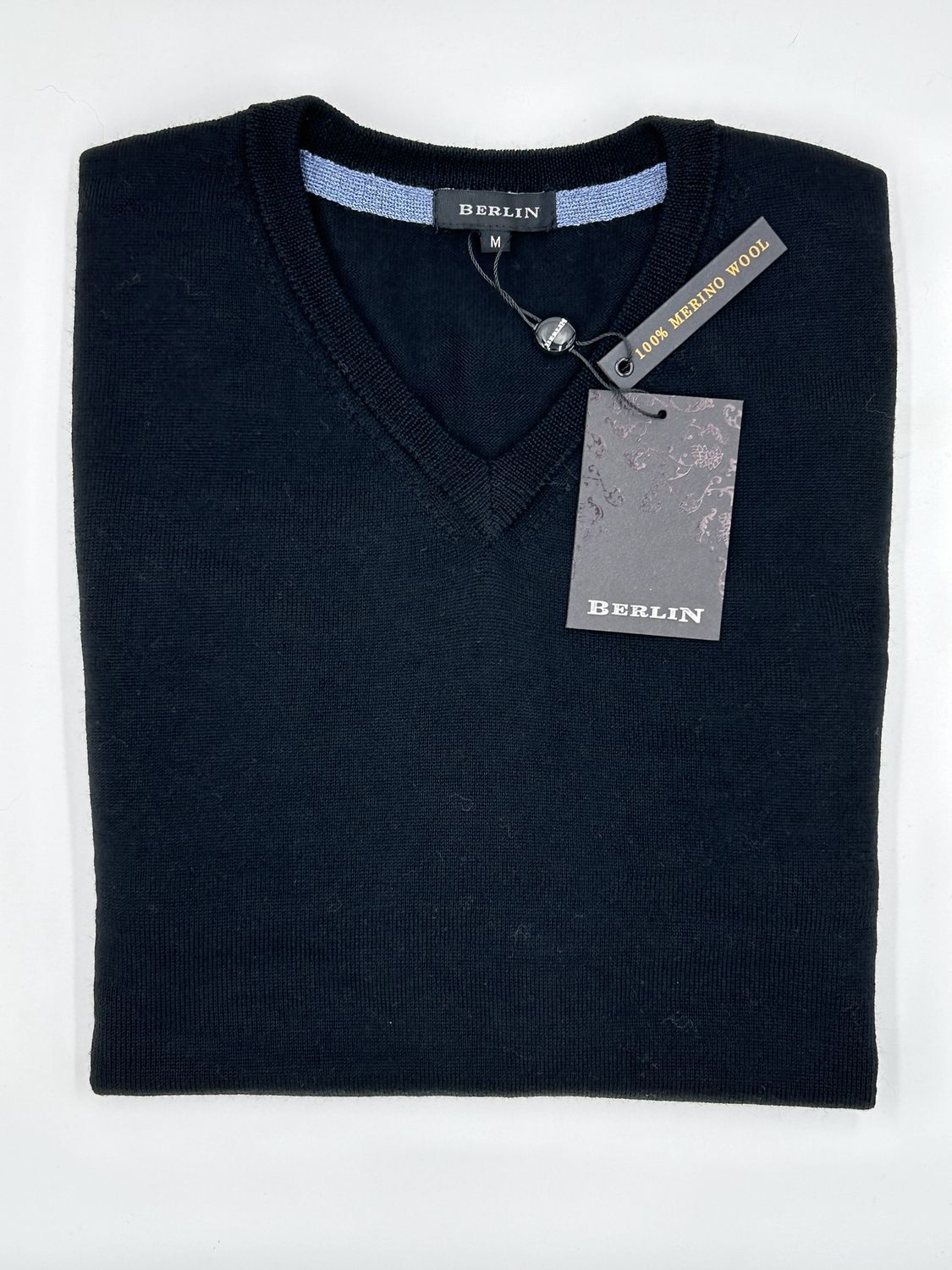 Berlin V-Neck MW37 Black