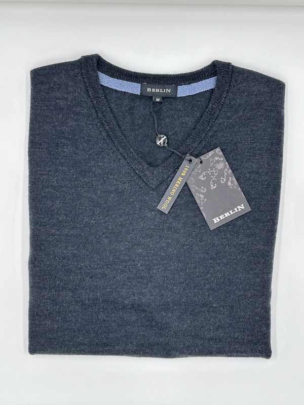 Berlin V-Neck MW37 Charcoal