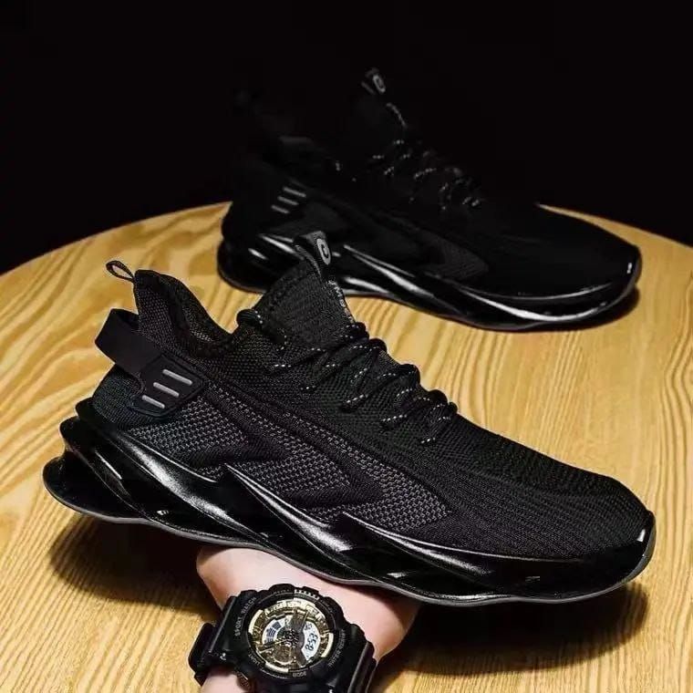 SPORT SHOES
