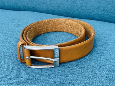 Hugo BOSS belt size 85 - 32