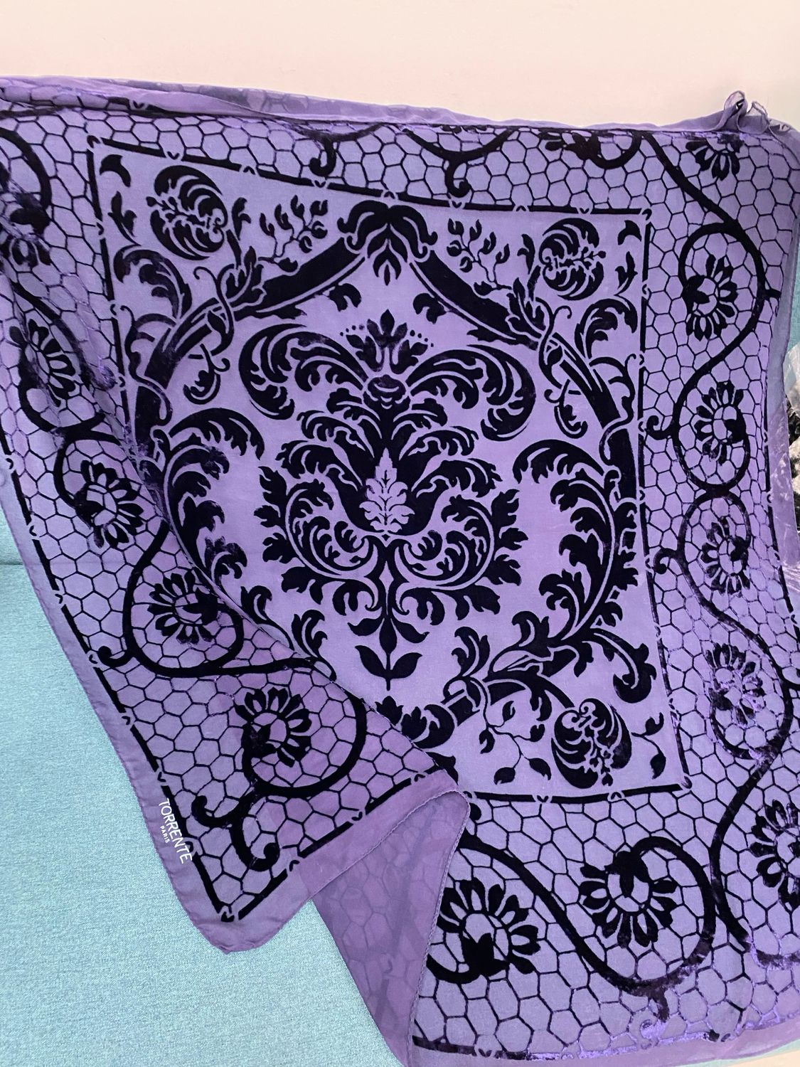 TORRENTE Paris raised velvet scarf square