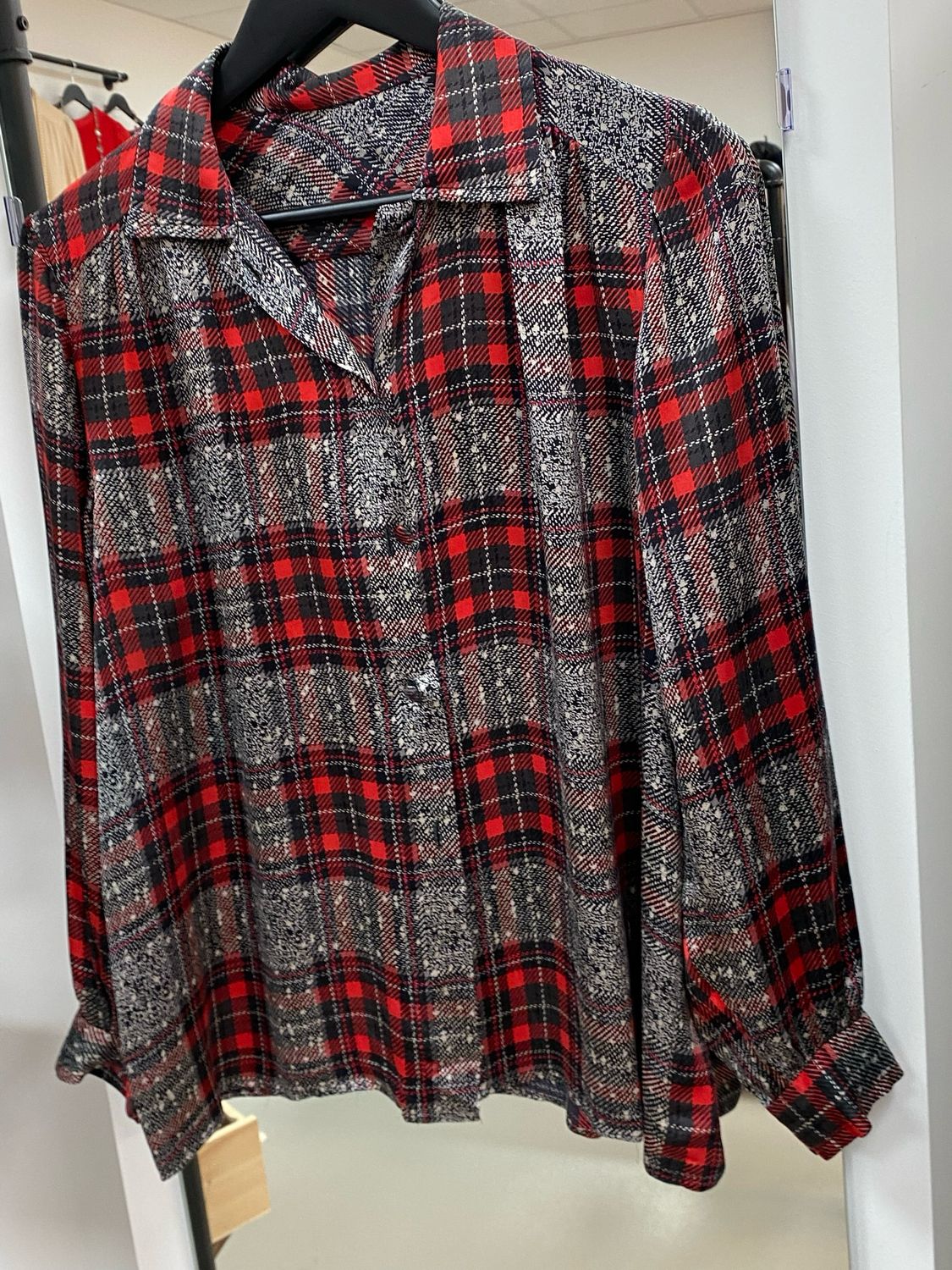 100% silk shirt / blouse size M