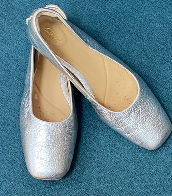 CLARKS flat shoes size 6 D