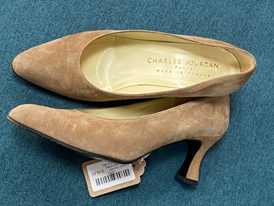 Charles Jourdan Paris suede shoes size 5.5 UK (7.5 US)