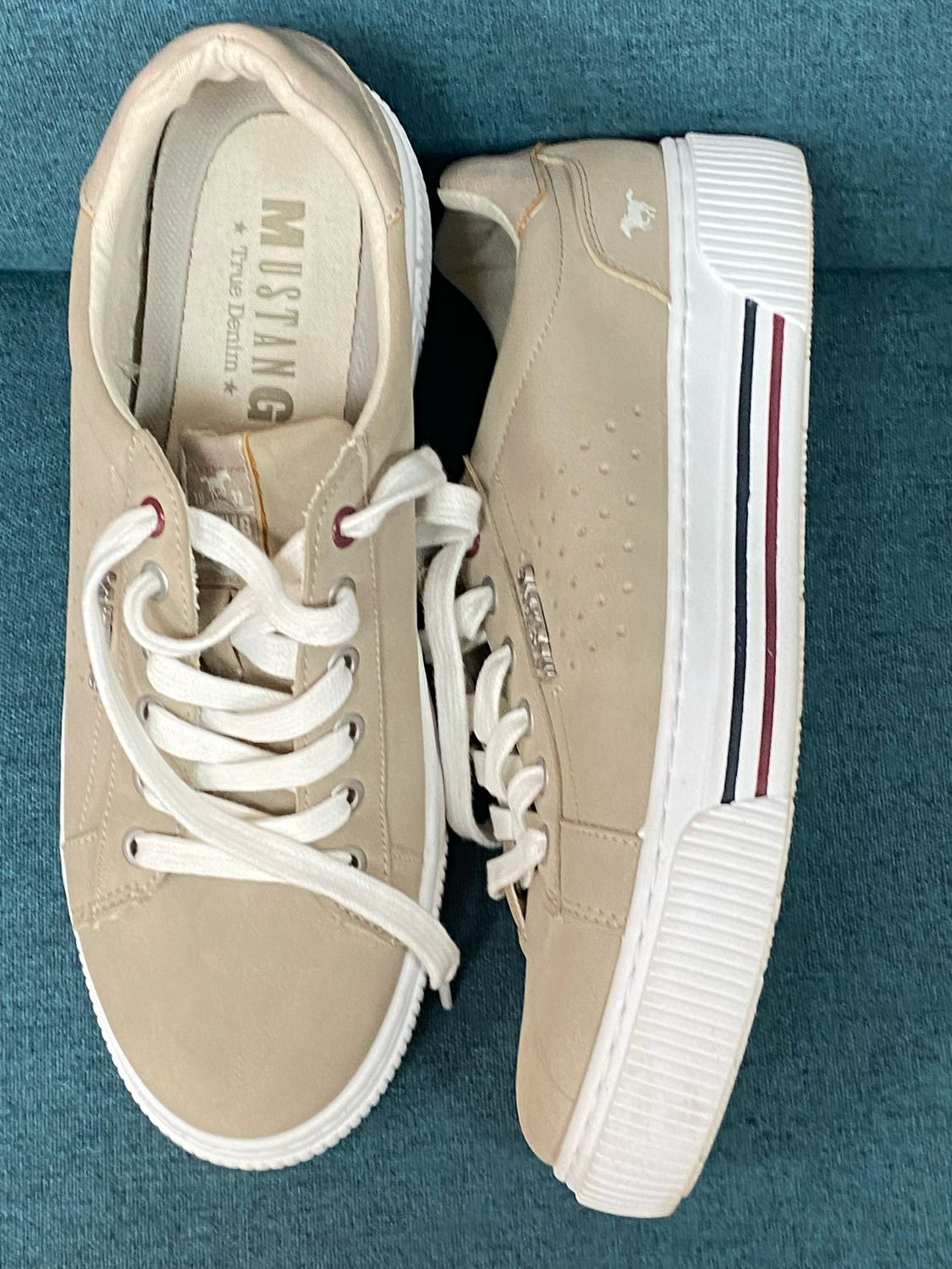 MUSTANG trainers size 41 (7.5 - 8 UK)