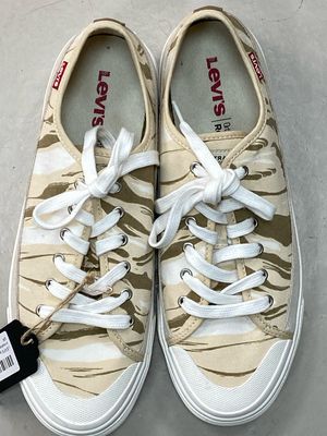 LEVI&#39;S square low sneakers size 9 UK