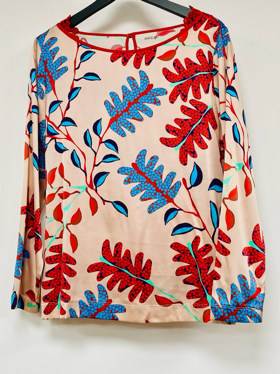 MARC CAIN 100% silk top size L