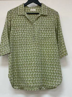 100% cotton vintage women&#39;s shirt size M