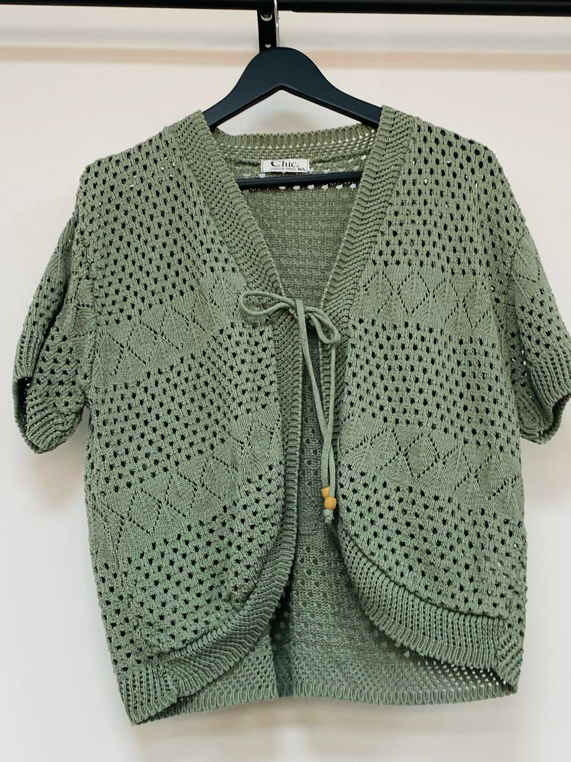 CHIC knitted short cardigan size M/L