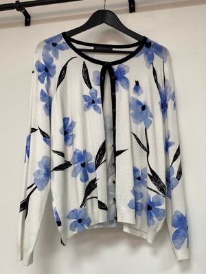 M&amp;S cardigan size 18 UK / fits L