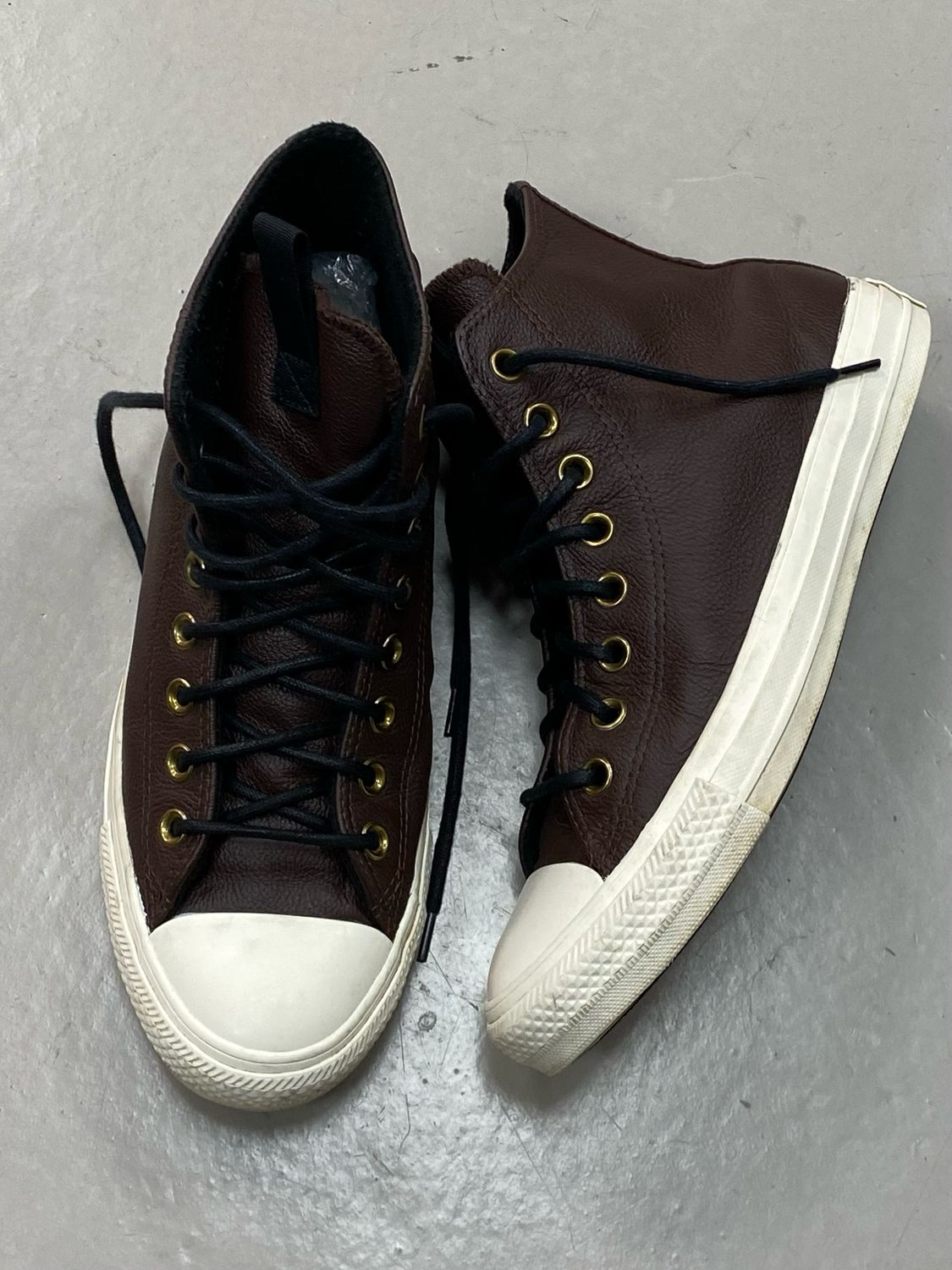 CONVERSE real leather men shoes size 7 UK