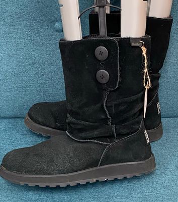 SKECHERS suede boots size 7 UK