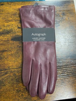 M&amp;S cashmere lined real leather gloves size M