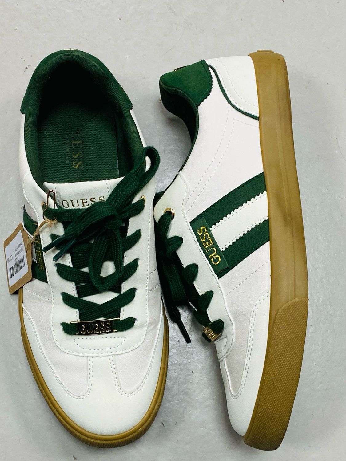 GUESS trainers shoes size 7.5 UK