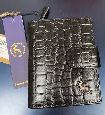 ASHWOOD real leather wallet / new condition