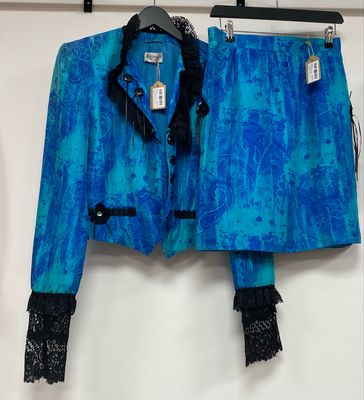 vintage ANTONETTE silk skirt & Blazer size 38 (12 approx.)