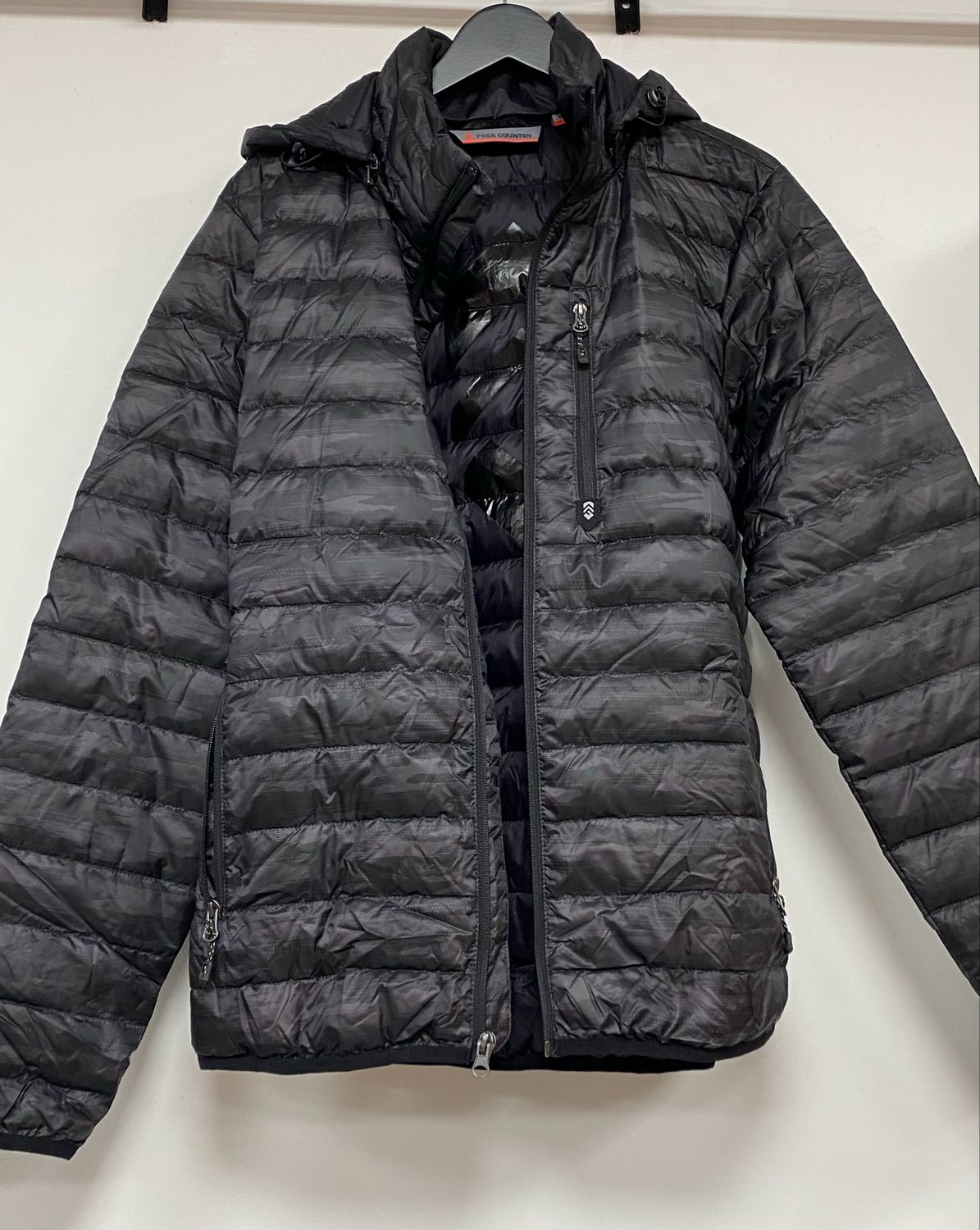 FREE COUNTRY men down jacket size M