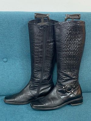 TAMARIS real leather boots size 40 ( UK 6.5)