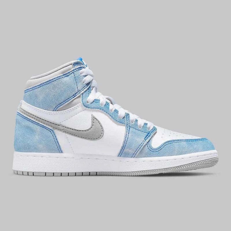 Air Jordan 1 High OG &quot;Hyper Royal&quot; sneakers