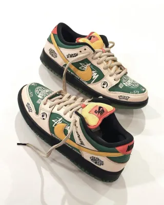 Nike SB Dunk Low x Stussy