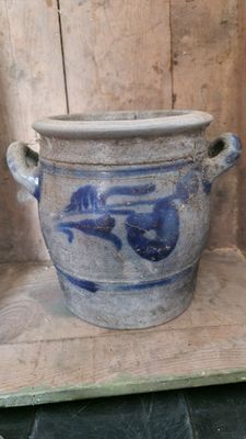 ANTIQUE STONEWARE CROCK POT 2 DIFFERENT COBALT BLUE DESIGNS ON EACH SIDE STORAGE JAR ATTIC CONDITION AS FOUND