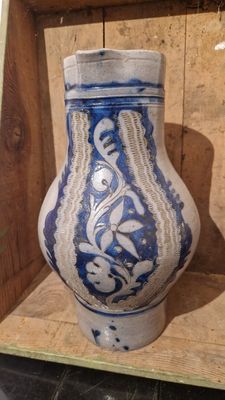 LARGE 1 GAL 1860 ANTIQUE STONEWARE COBALT BLUE DESIGN &amp; INCISED FLOWERS ON OVOID JUG WINE PITCHER SALT GLAZED