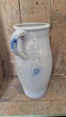 PRE 1870 COBALT BLUE SPRAY ON CHARMING ANTIQUE STONEWARE MILK / CREAM PITCHER OLD FARM POTTERY CROCK POT CREAMER