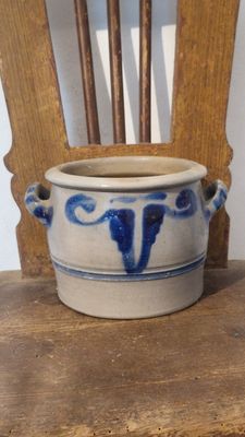 ANTIQUE COBALT BLUE RARE BEAUTIFUL BULLS HEAD DESIGN ON OLD STONEWARE CROCK POTTERY JAR POT