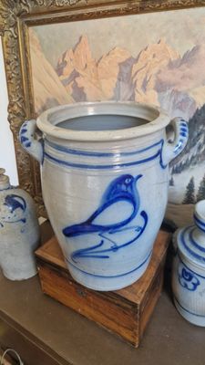 1850 LARGE 3 GAL ANTIQUE STONEWARE CROCK COBALT BLUE ROBIN SINGING BIRD DESIGN JAR PRIMITIVE SALT GLAZED