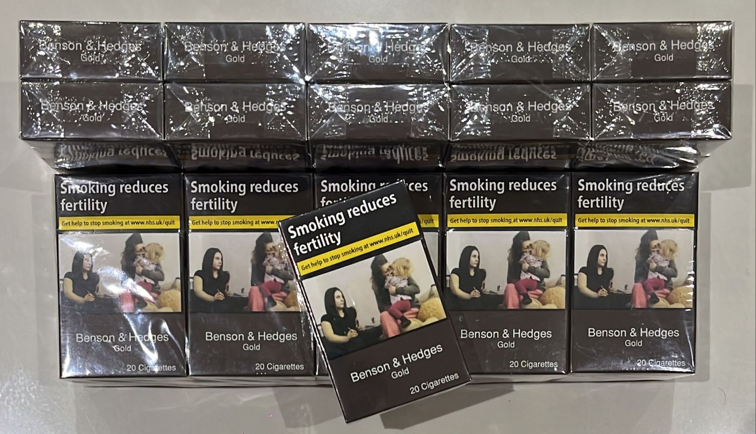 Benson &amp; Hedges Gold (Plain Package)