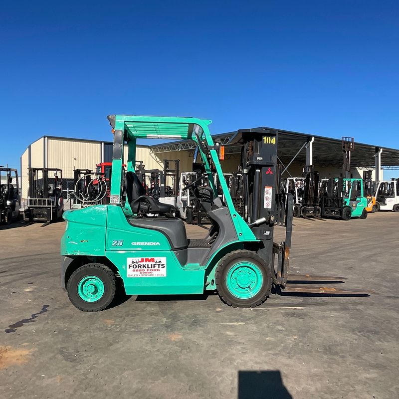 2.5t Mitsubishi Forklift Gas/Petrol #098