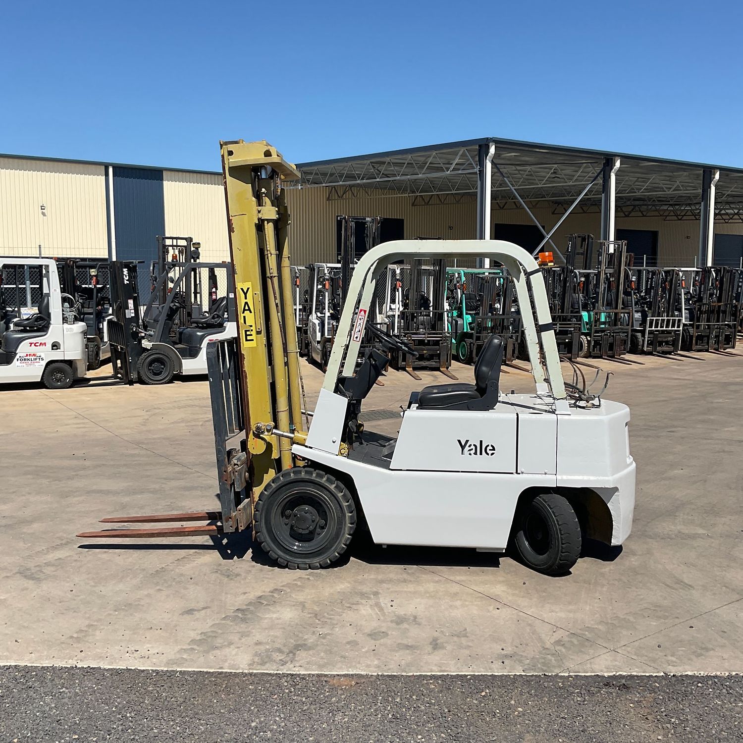 Yale 2.5  Forklift Gas/Petrol #095